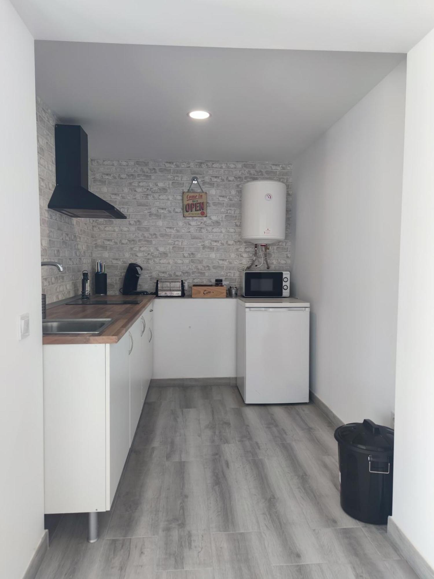 Planta Independiente En Villa Primavera Михас Екстериор снимка